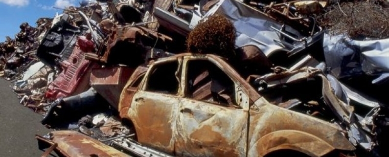 Biler bliver skrotte i Malaga i Spanien