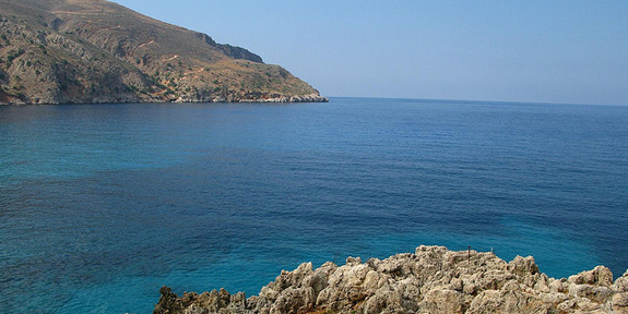 Vandet ved Kreta, Grækenland - oplev Kreta med billeje fra Eurodollar. Foto: idleformat