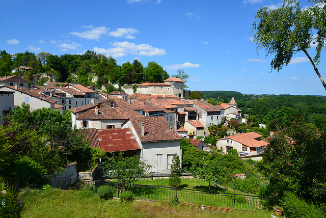 Fransk landsby. Lej bil på Billeje.info